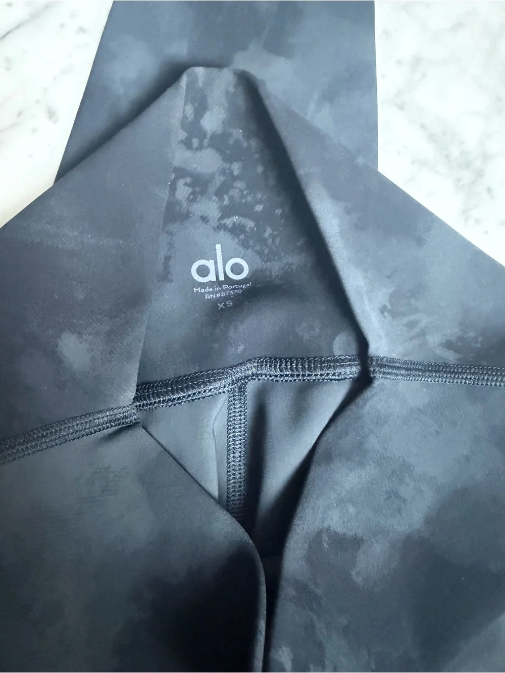 ALO Yoga Gray Charcoal Cloud-Print Leggings